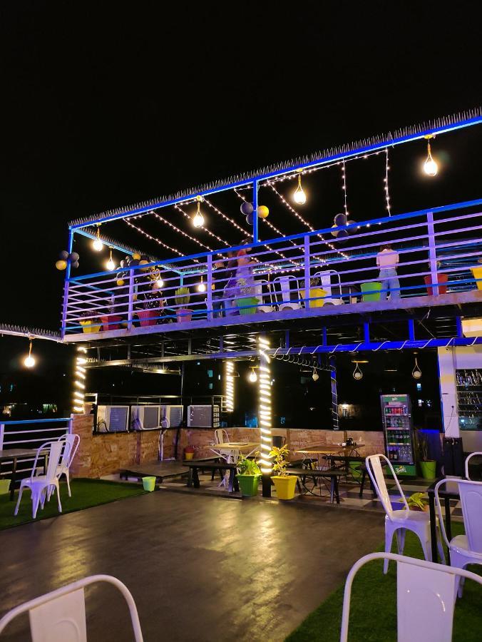 Hotel Lake Bridge ウダイプル エクステリア 写真