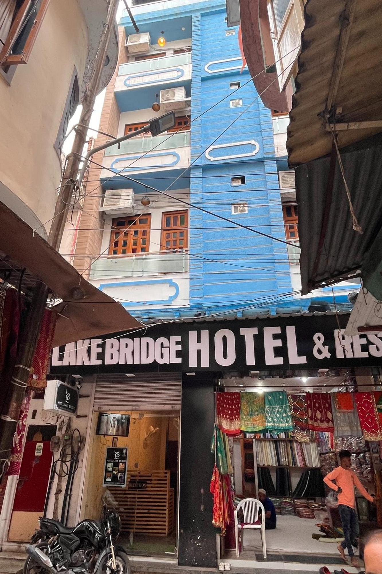 Hotel Lake Bridge ウダイプル エクステリア 写真